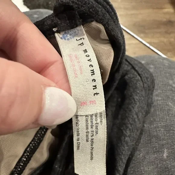 Free People Movement Infinity T-Back Sports Bra Top Women’s Size Medium Charcoal - Picture 4 of 6